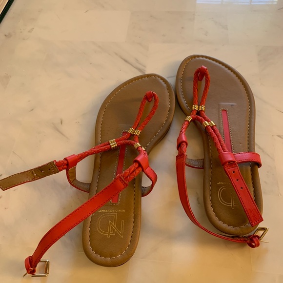 BUNDLE Deal! Both pairs of sandals included in the price - Picture 5 of 6